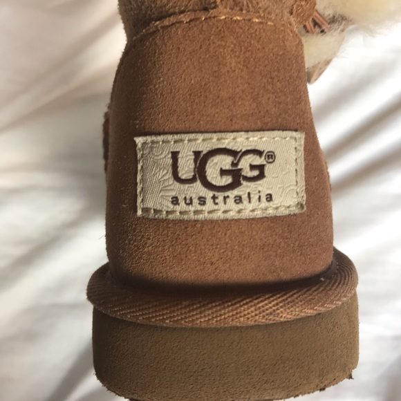 UGG kids’ bailey button - Picture 4 of 8